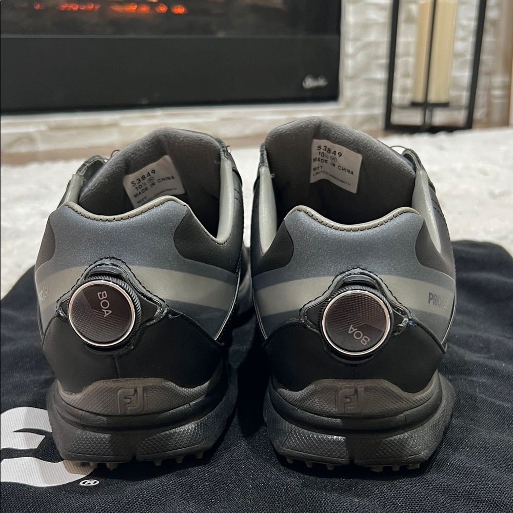 FootJoy Pro SL spikeless Black Men's Golf Shoes - Picture 5 of 9